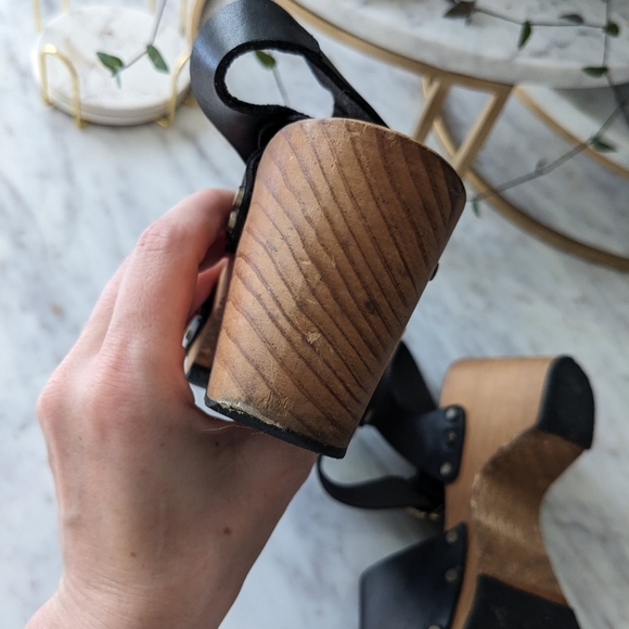 Lisa B Peep Toe Wooden Clog - Picture 11 of 15